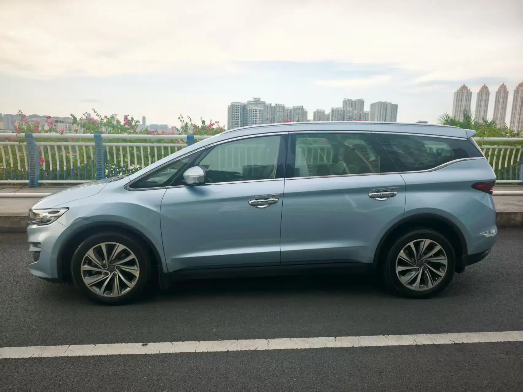 2019 GEELY JIAJI thumbnail 3