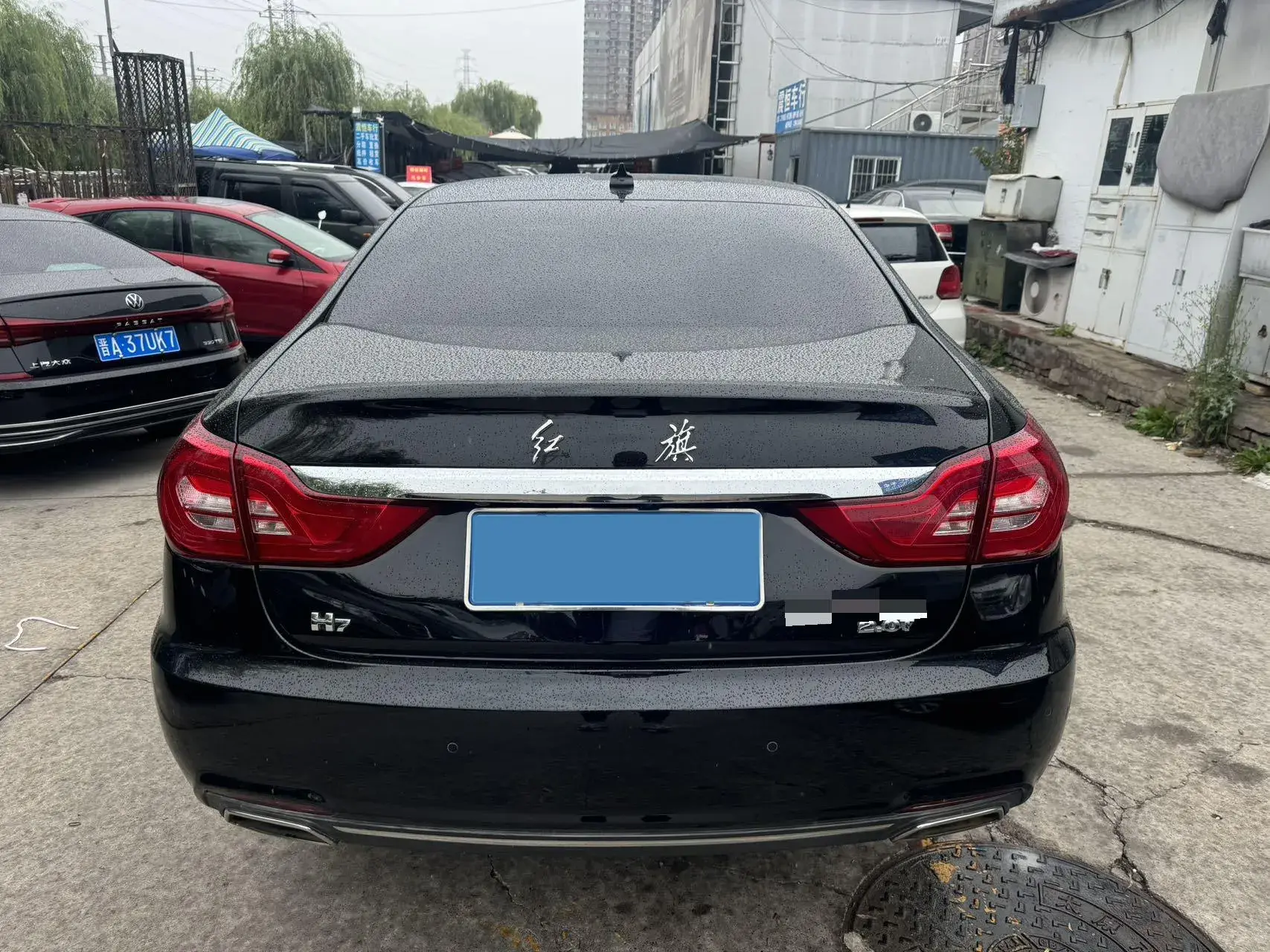 2017 HONGQI H7 thumbnail 3