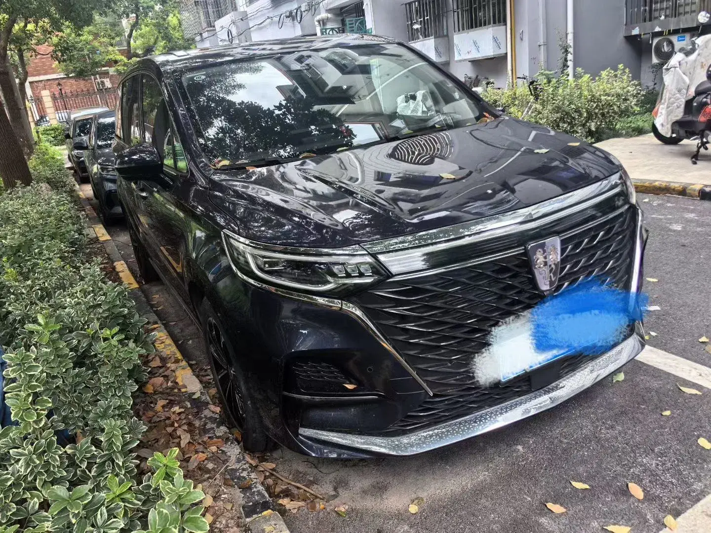 2022 ROEWE IMAX8 thumbnail 2