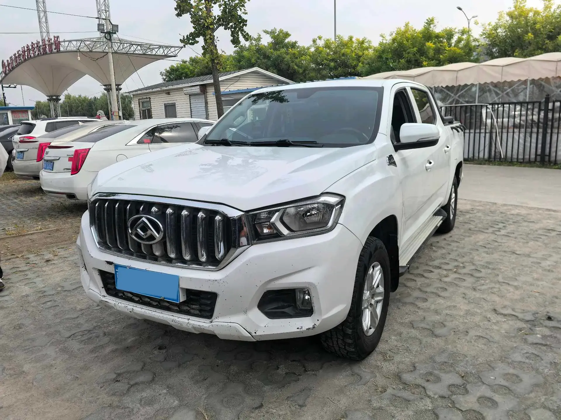 2017 MAXUS T60 view 1