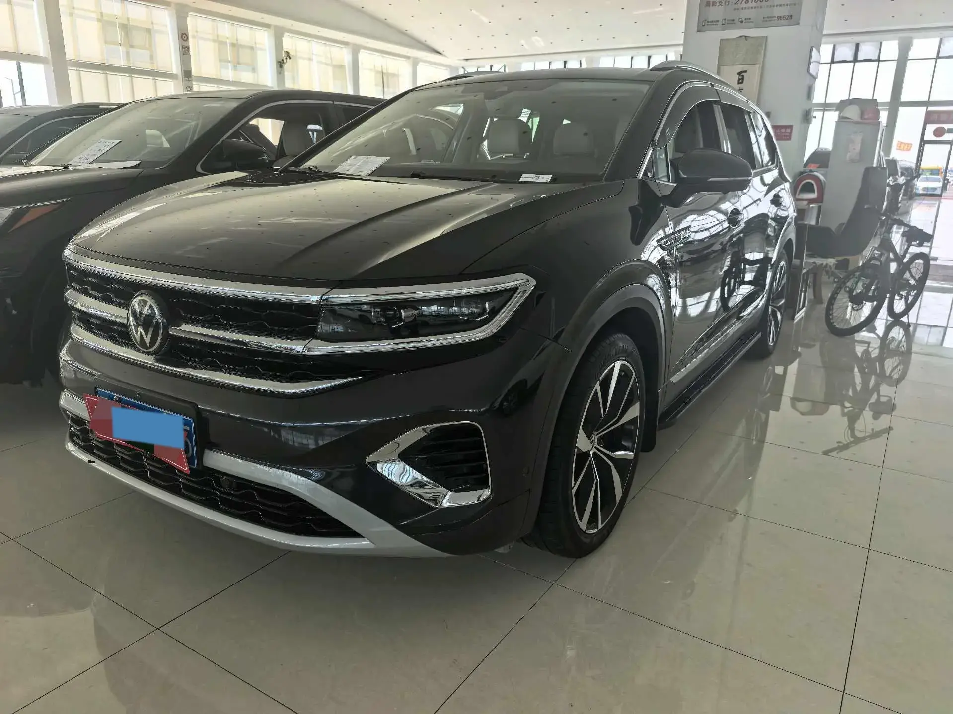 2021 VOLKSWAGEN TALAGON view 1