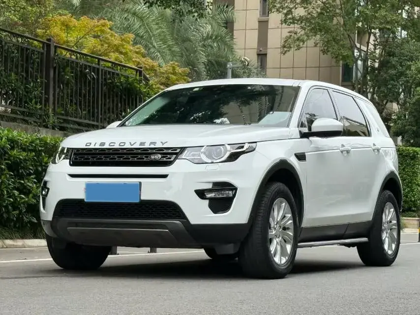 2019 LAND ROVER view 1