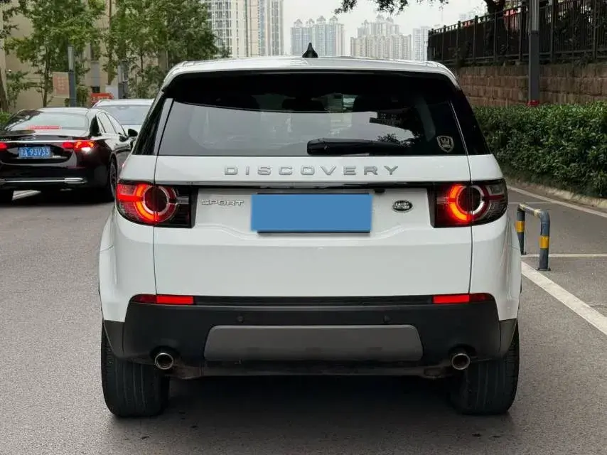 2019 LAND ROVER thumbnail 4