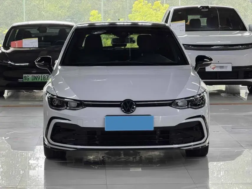2021 VOLKSWAGEN GOLF thumbnail 3