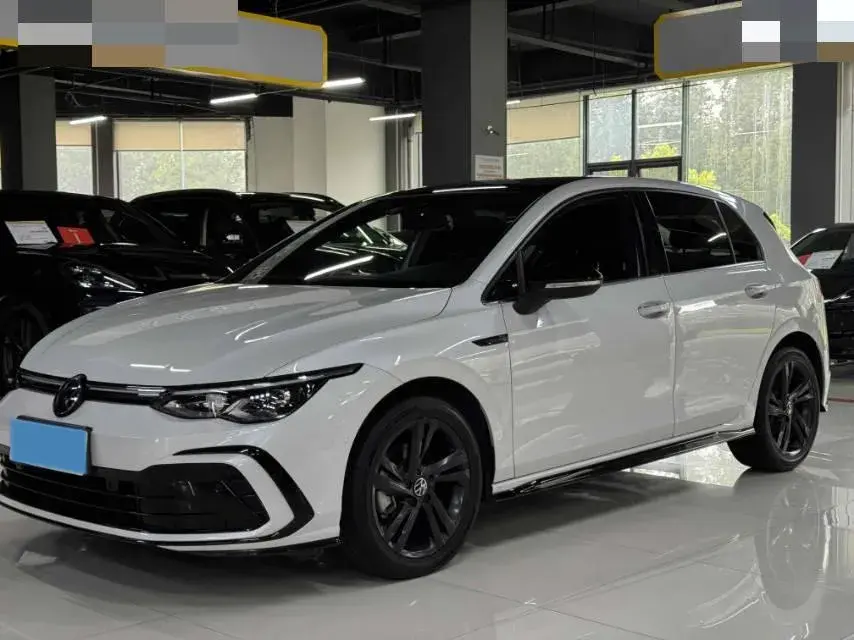 2021 VOLKSWAGEN GOLF view 1