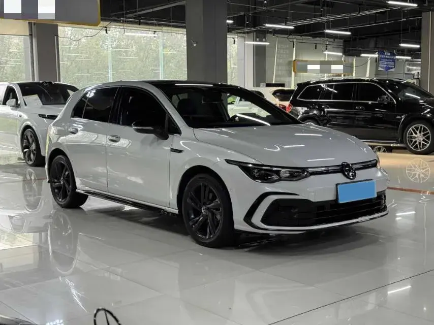 2021 VOLKSWAGEN GOLF thumbnail 2