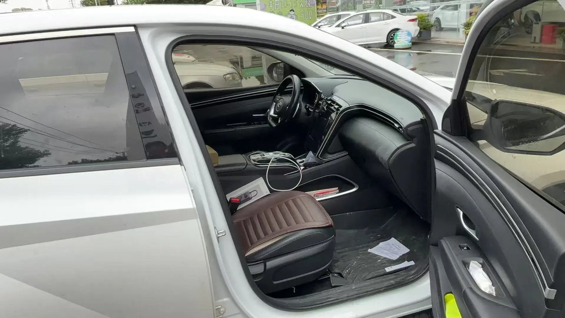 2021 HYUNDAI TUCSON thumbnail 4