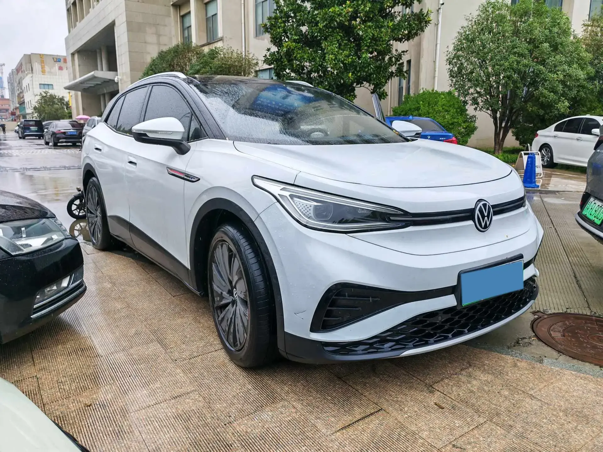 2022 VOLKSWAGEN ID.4 thumbnail 2