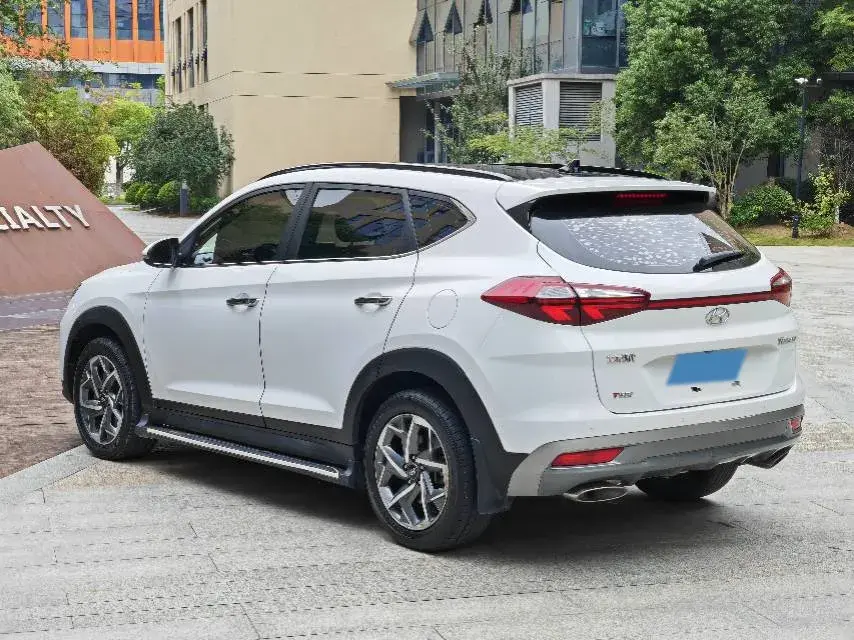 2020 HYUNDAI TUCSON thumbnail 3