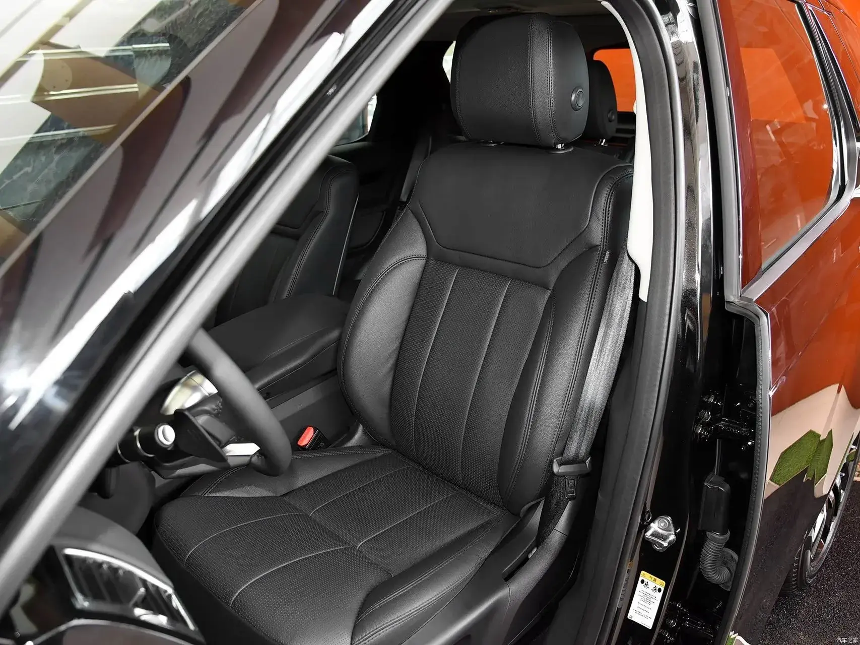 2018 LAND ROVER thumbnail 4