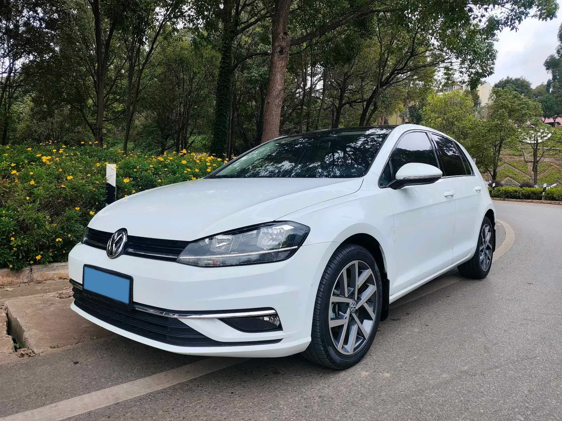 2018 VOLKSWAGEN GOLF view 1