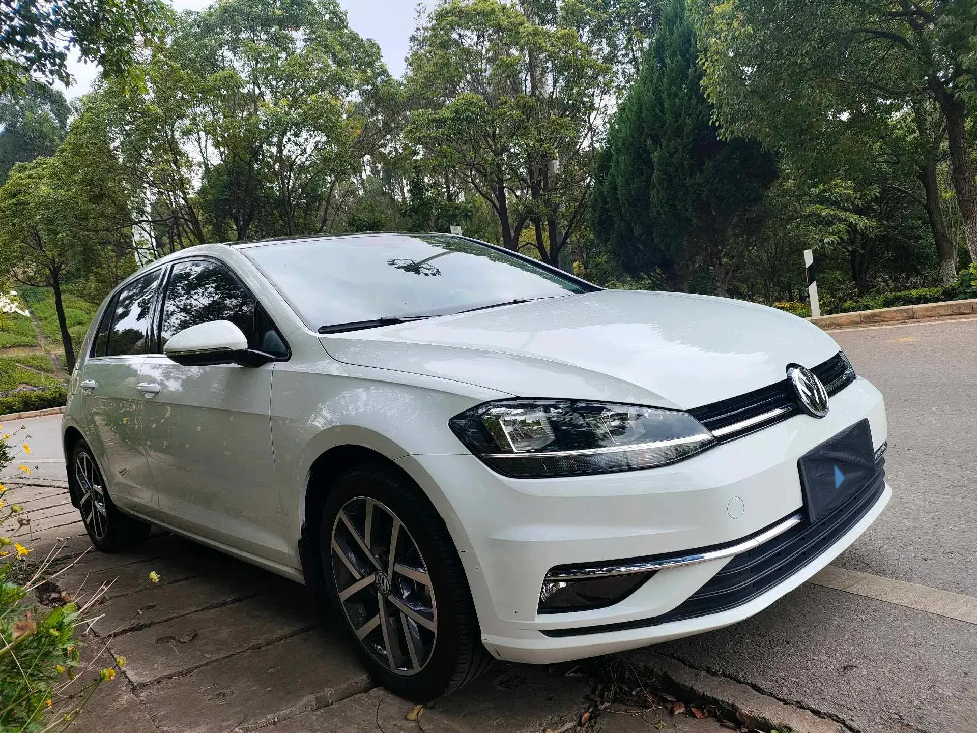 2018 VOLKSWAGEN GOLF thumbnail 3