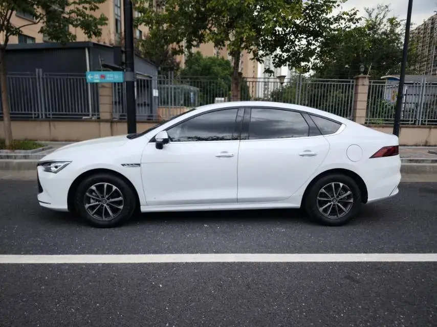 2023 BYD QIN thumbnail 3