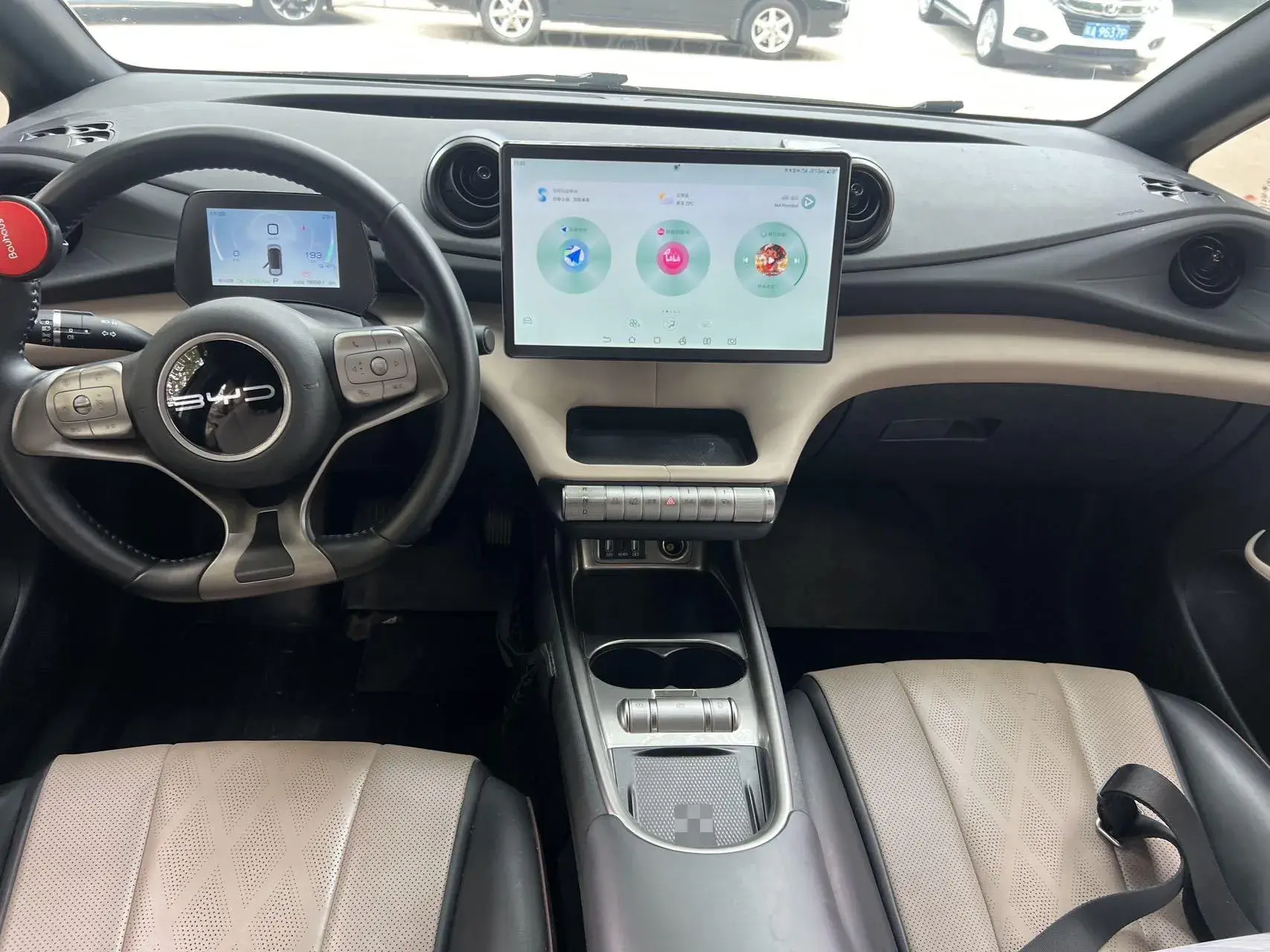 2023 BYD DOLPHIN thumbnail 4