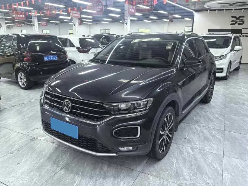 2021 VOLKSWAGEN T-ROC view 1