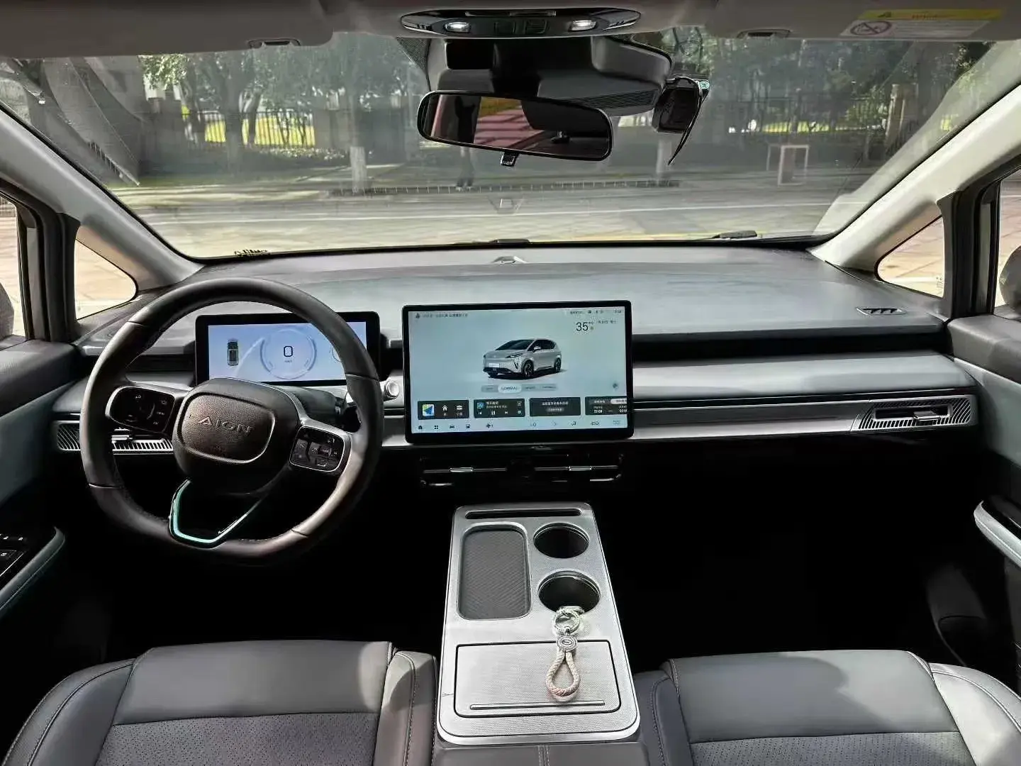 2022 AION Y thumbnail 4