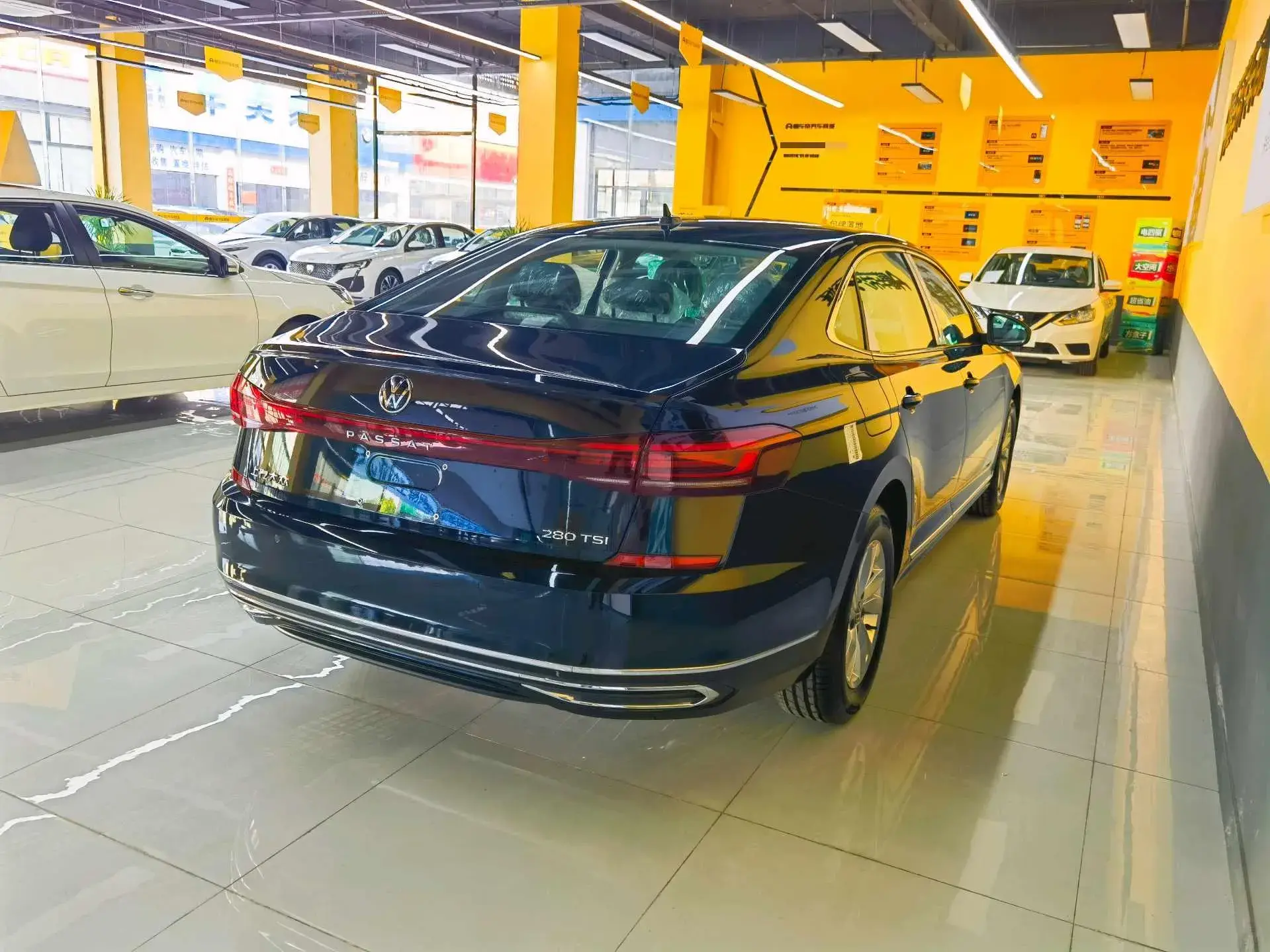 2024 VOLKSWAGEN PASSAT thumbnail 2