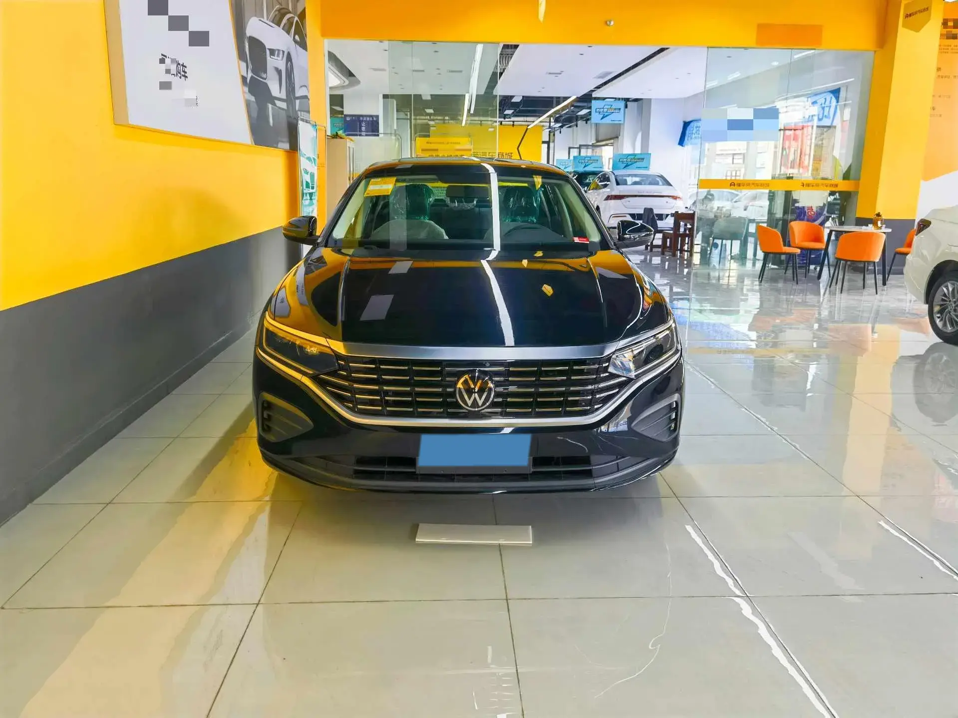 2024 VOLKSWAGEN PASSAT thumbnail 3