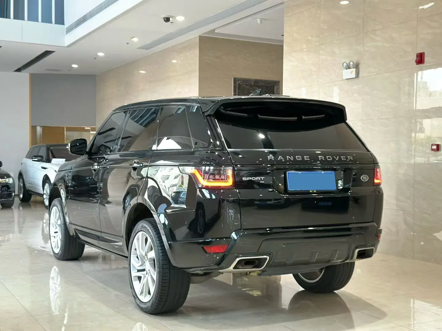 2020 LAND ROVER thumbnail 4