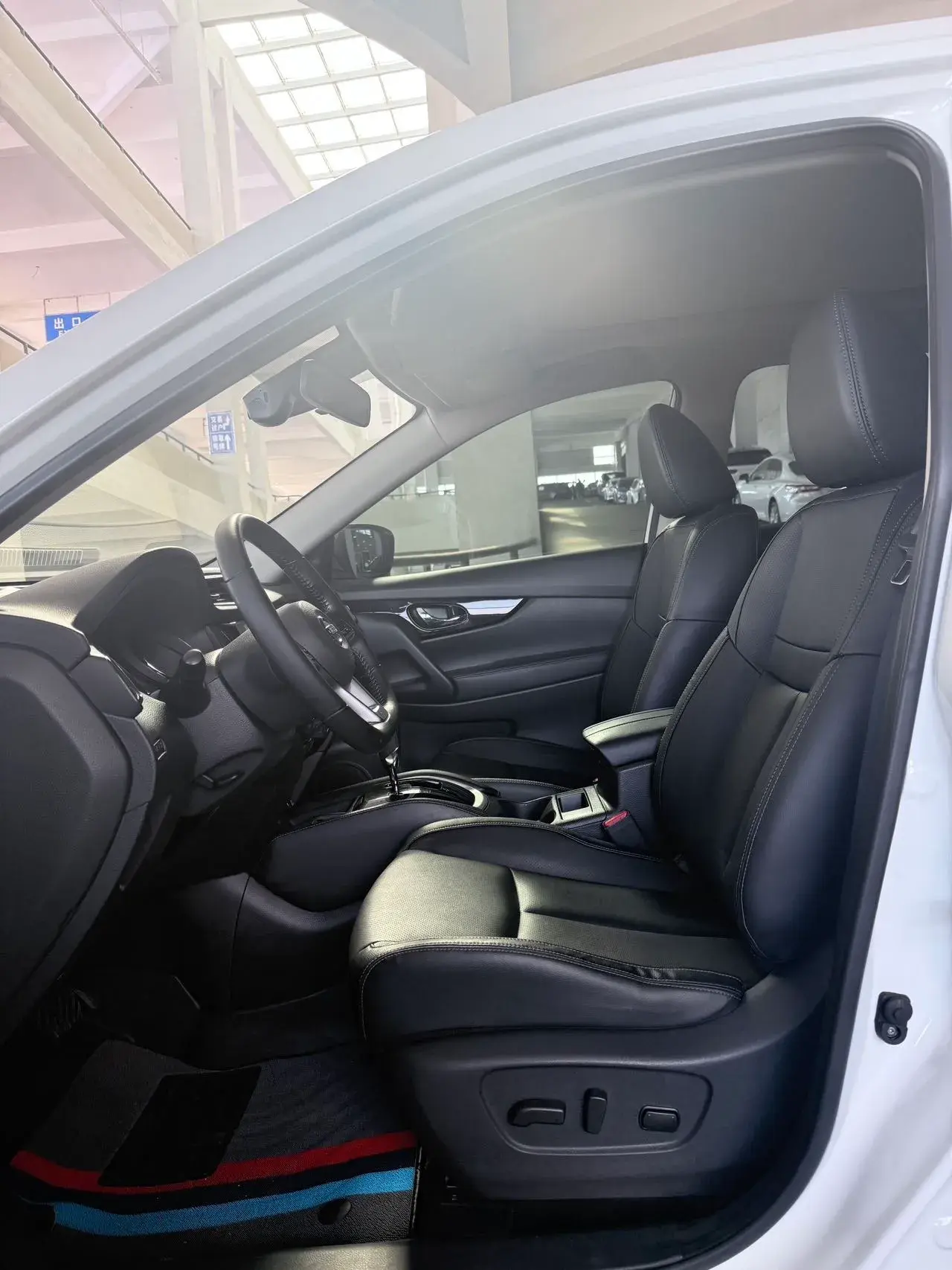 2020 NISSAN X-TRAIL thumbnail 4