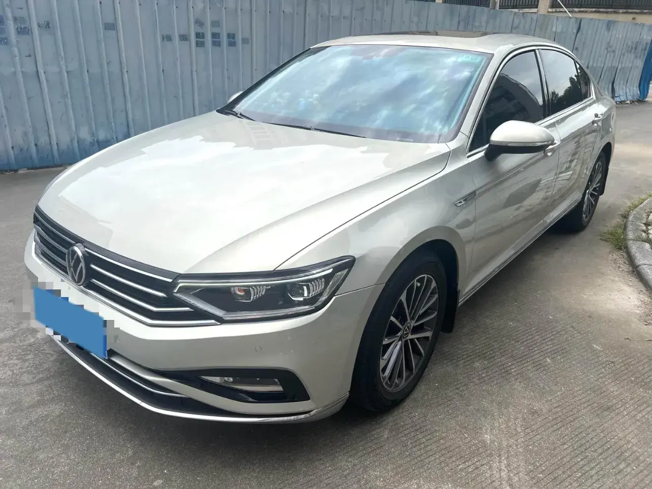 2020 VOLKSWAGEN MAGOTAN view 1