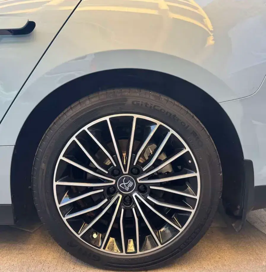 2023 BYD HAN thumbnail 3