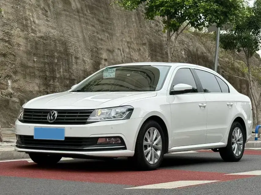 2017 VOLKSWAGEN LAVIDA view 1