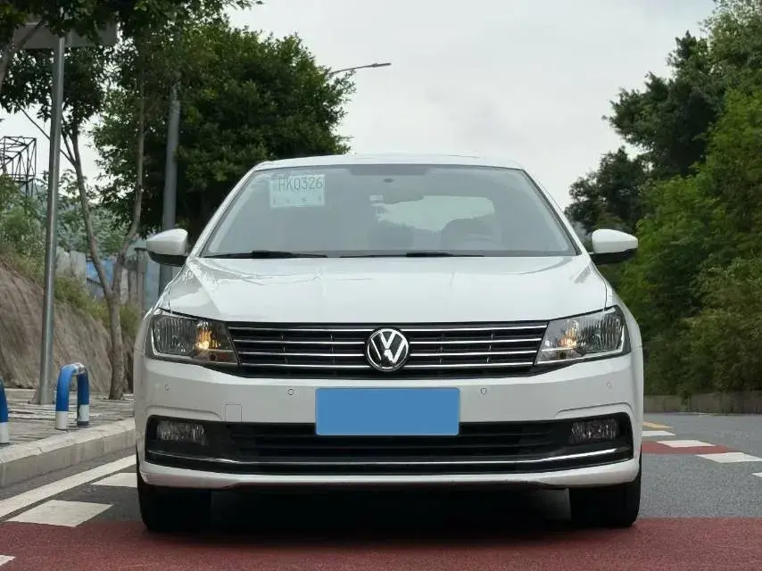 2017 VOLKSWAGEN LAVIDA thumbnail 2