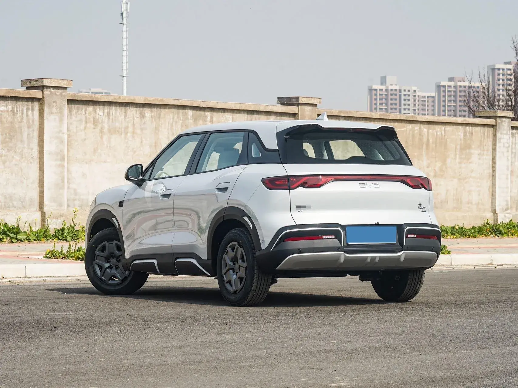 2025 BYD YUANUP thumbnail 4