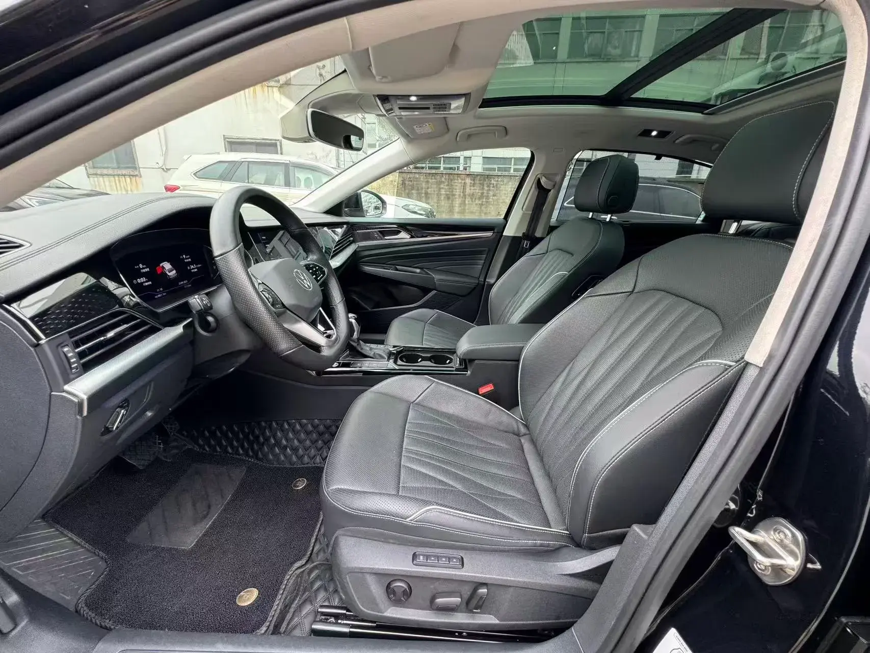 2022 VOLKSWAGEN PASSAT thumbnail 2