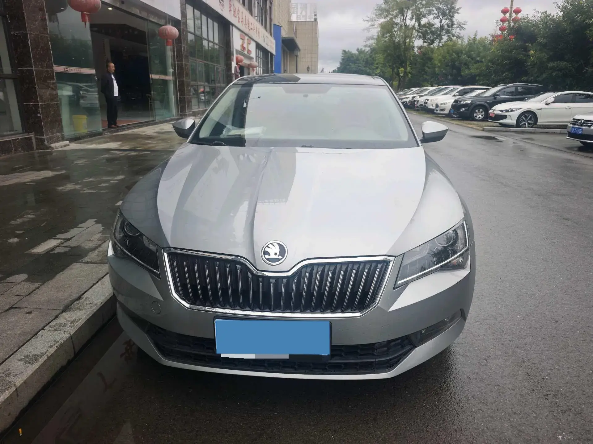 2018 SKODA SUPERB thumbnail 2