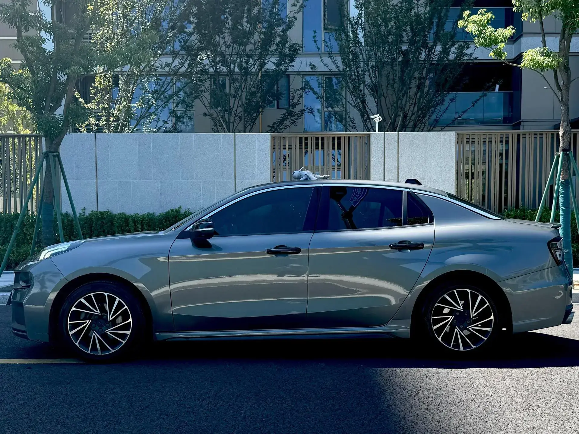 2021 LYNK&CO 03 thumbnail 3