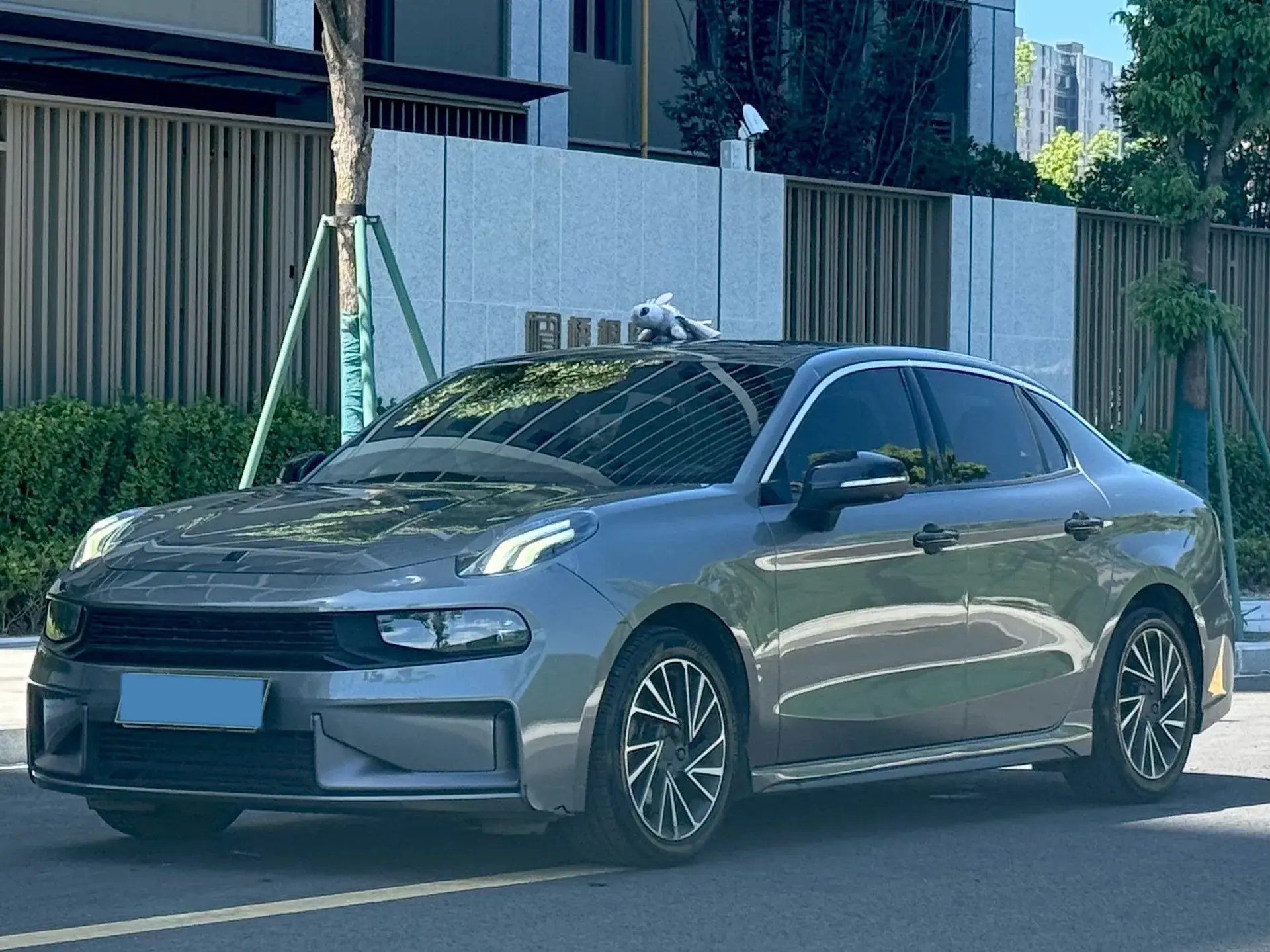 2021 LYNK&CO 03 view 1