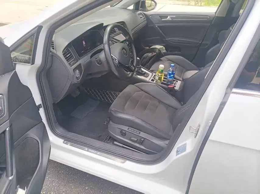 2020 VOLKSWAGEN GOLF thumbnail 4