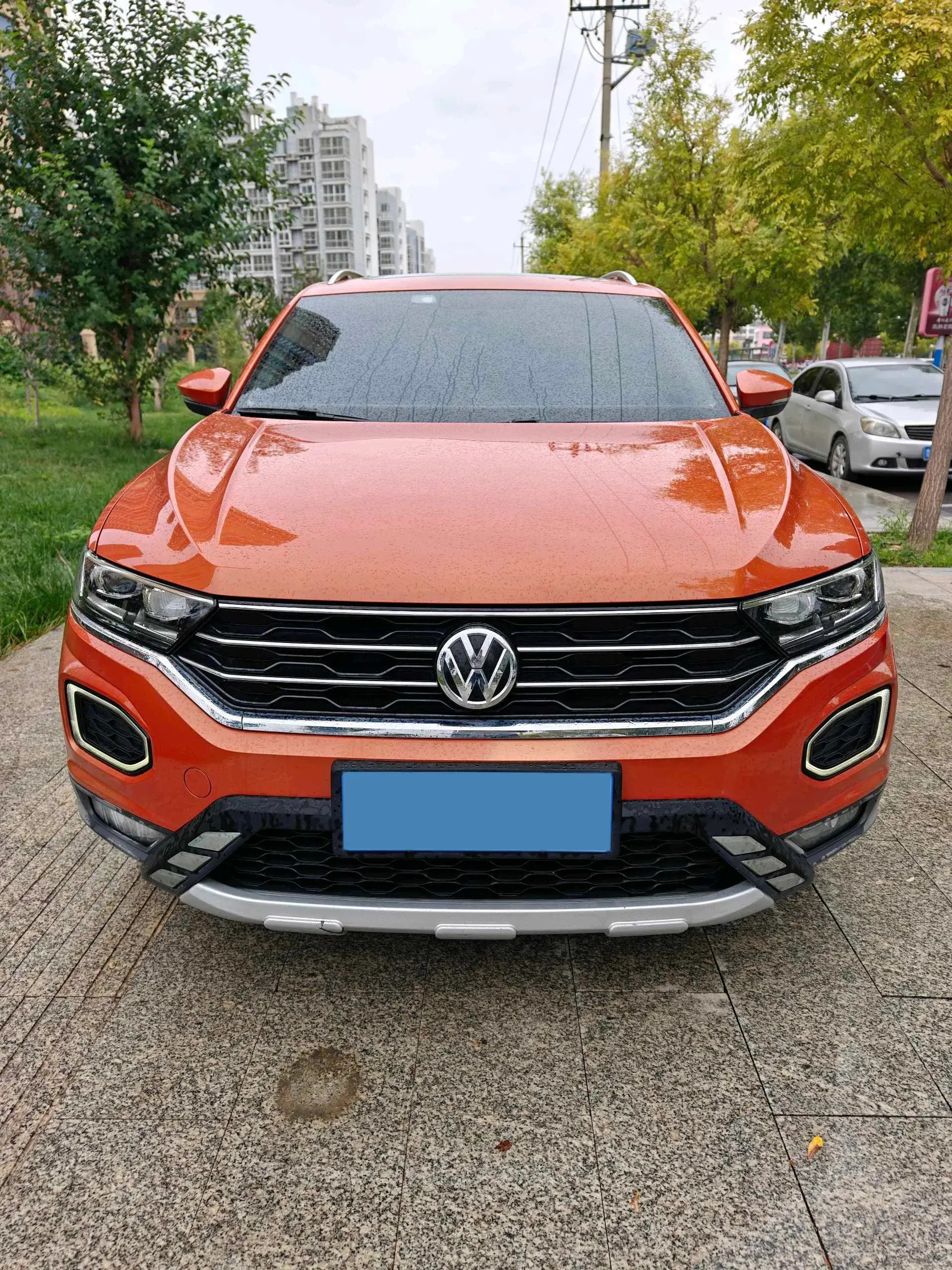 2018 VOLKSWAGEN T-ROC thumbnail 2