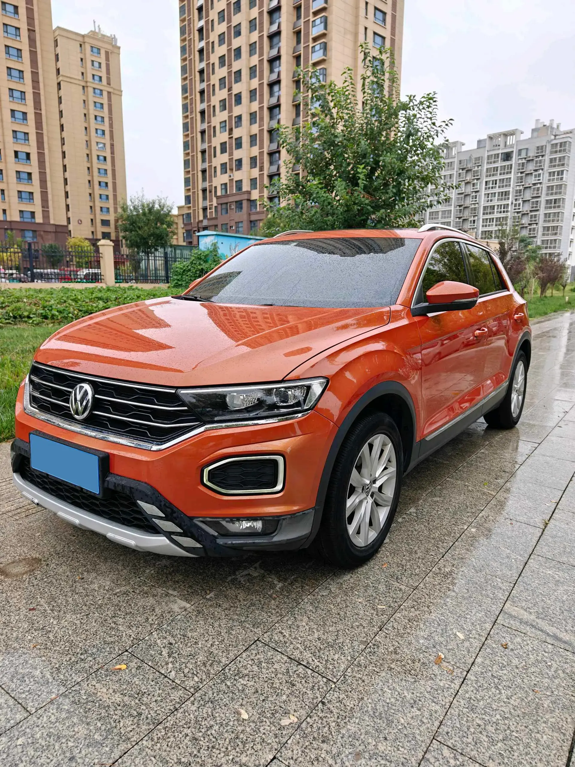 2018 VOLKSWAGEN T-ROC view 1