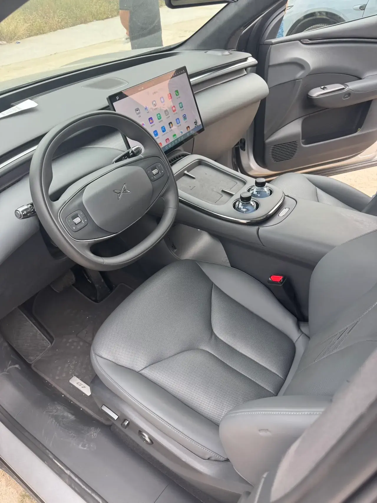 2025 XPENG G7 thumbnail 3