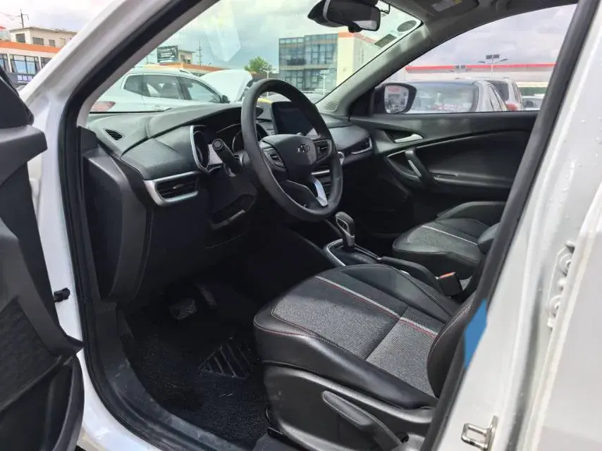 2019 CHEVROLET TRAX thumbnail 4