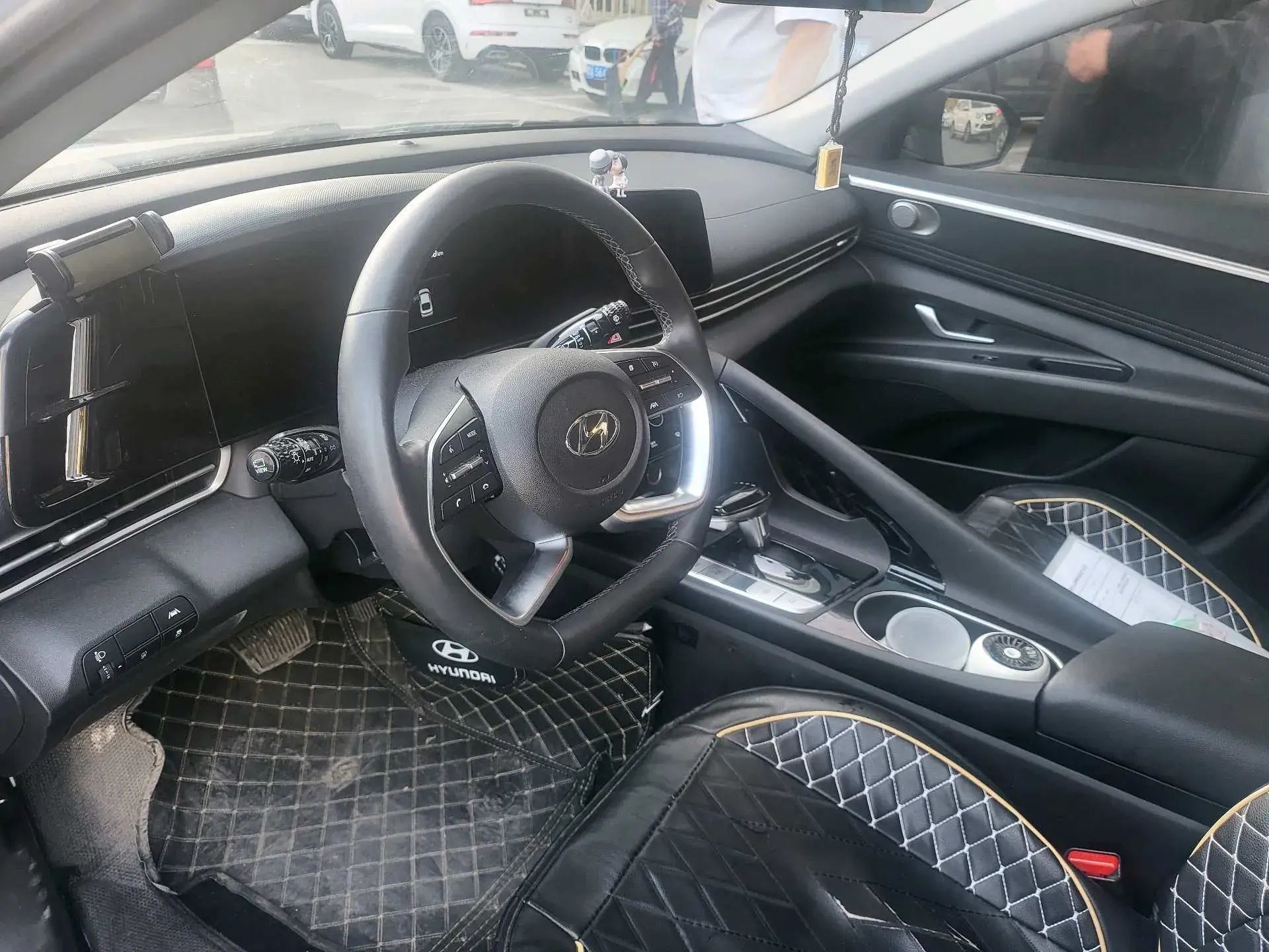 2021 HYUNDAI ELANTRA thumbnail 3