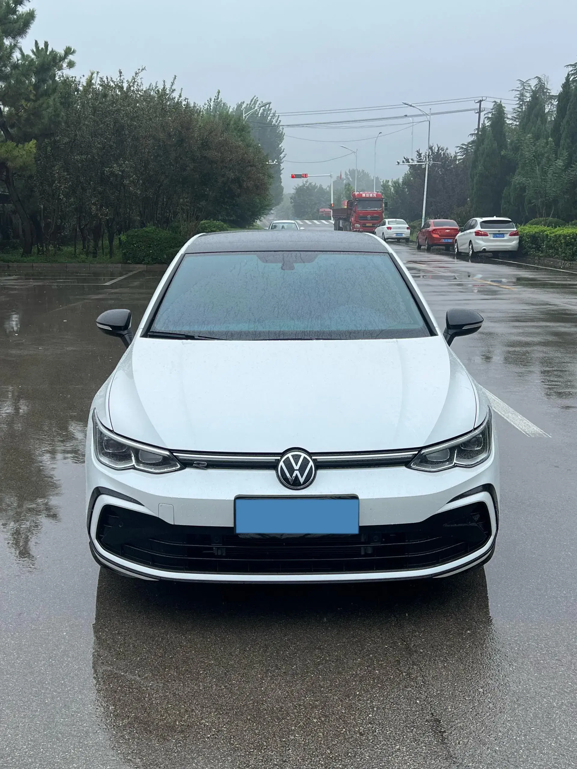 2023 VOLKSWAGEN GOLF thumbnail 3