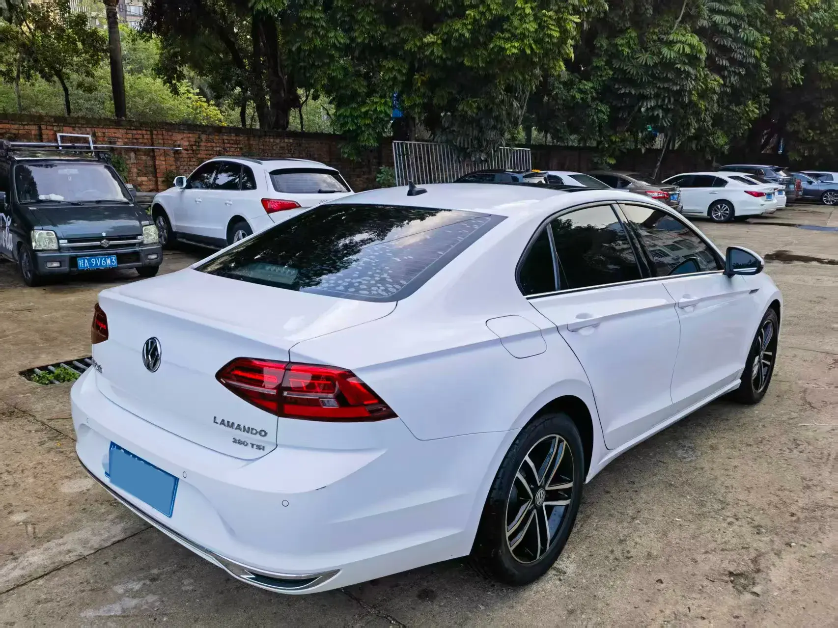 2021 VOLKSWAGEN LAMANDO thumbnail 4