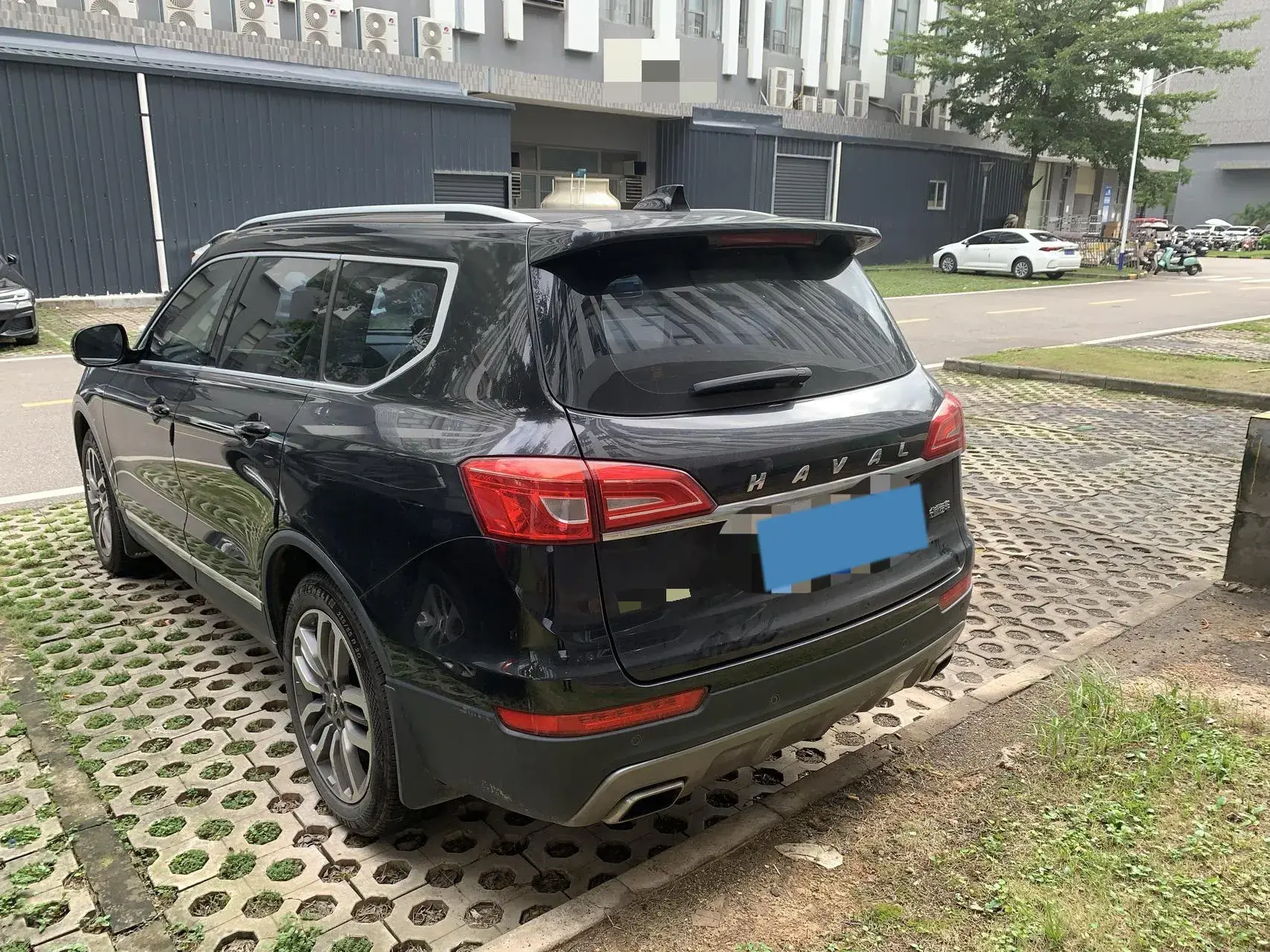 2017 HAVAL H7 thumbnail 2