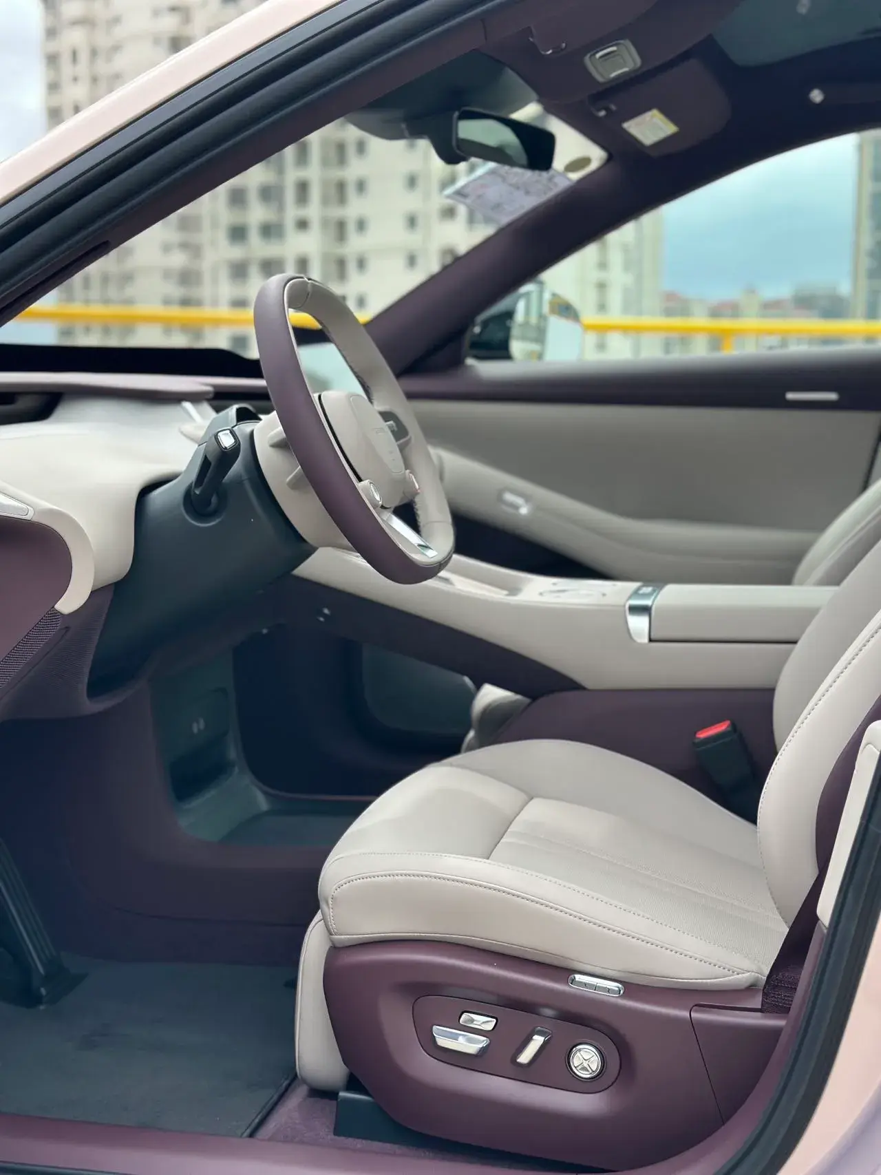 2025 MI YU7 thumbnail 4