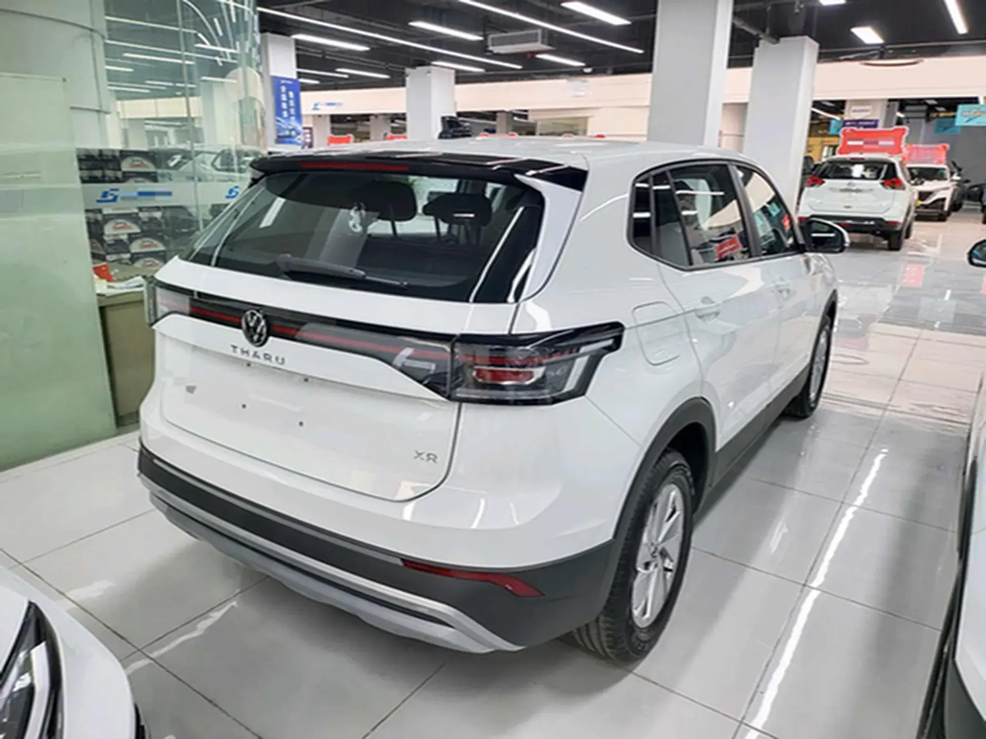 2025 VOLKSWAGEN THARU thumbnail 3