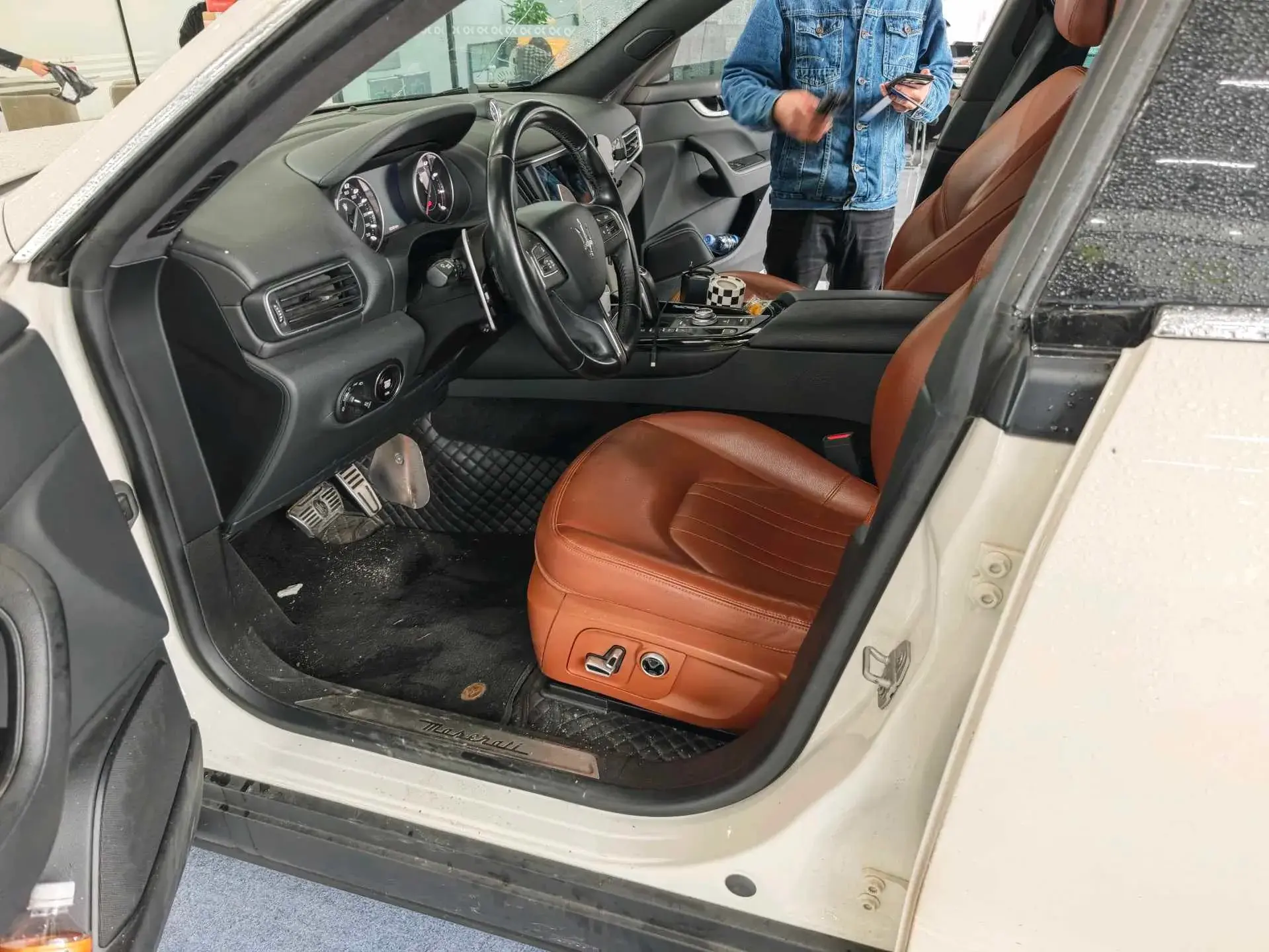 2021 MASERATI LEVANTE thumbnail 4