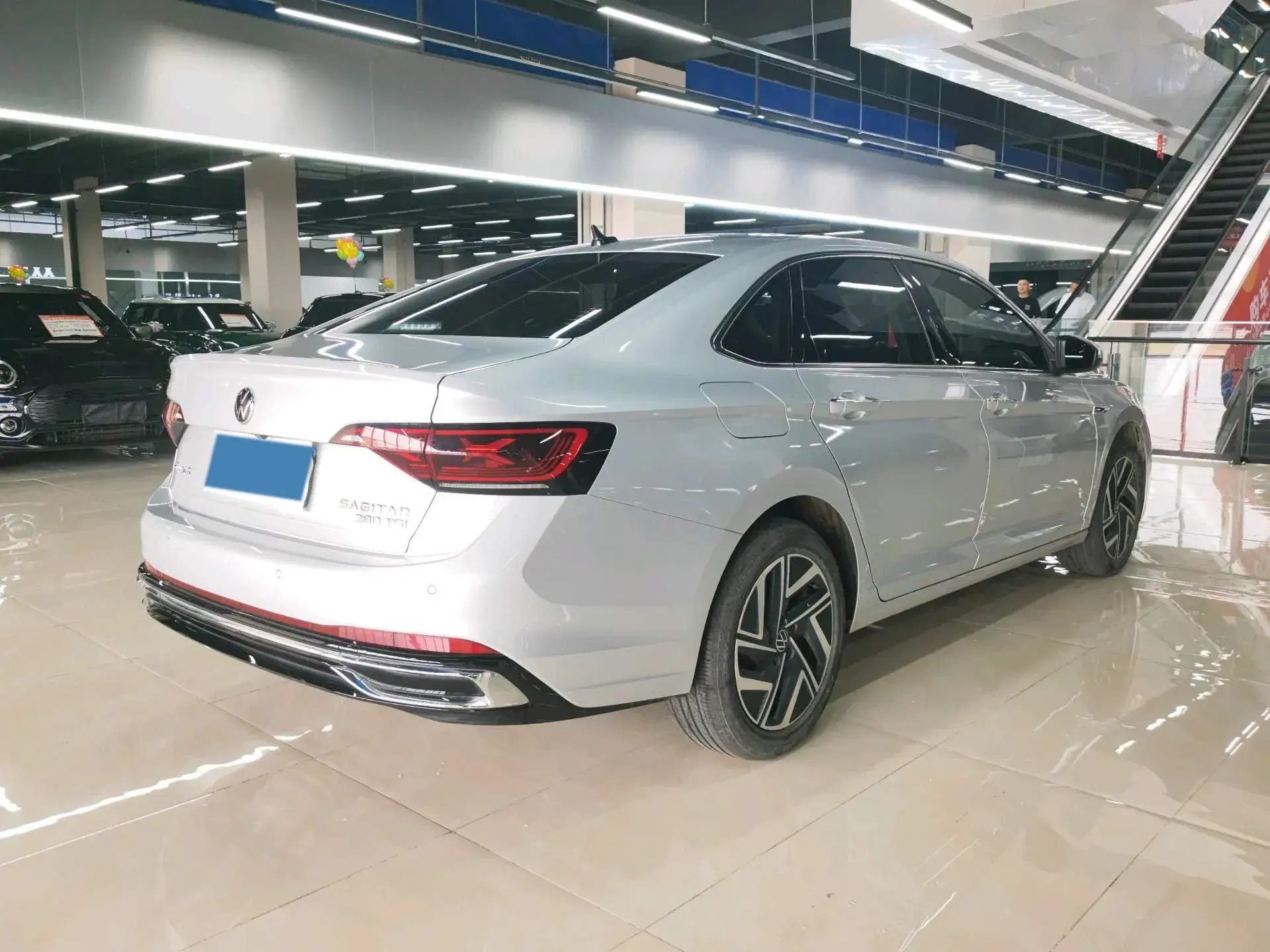 2022 VOLKSWAGEN SAGITAR thumbnail 3