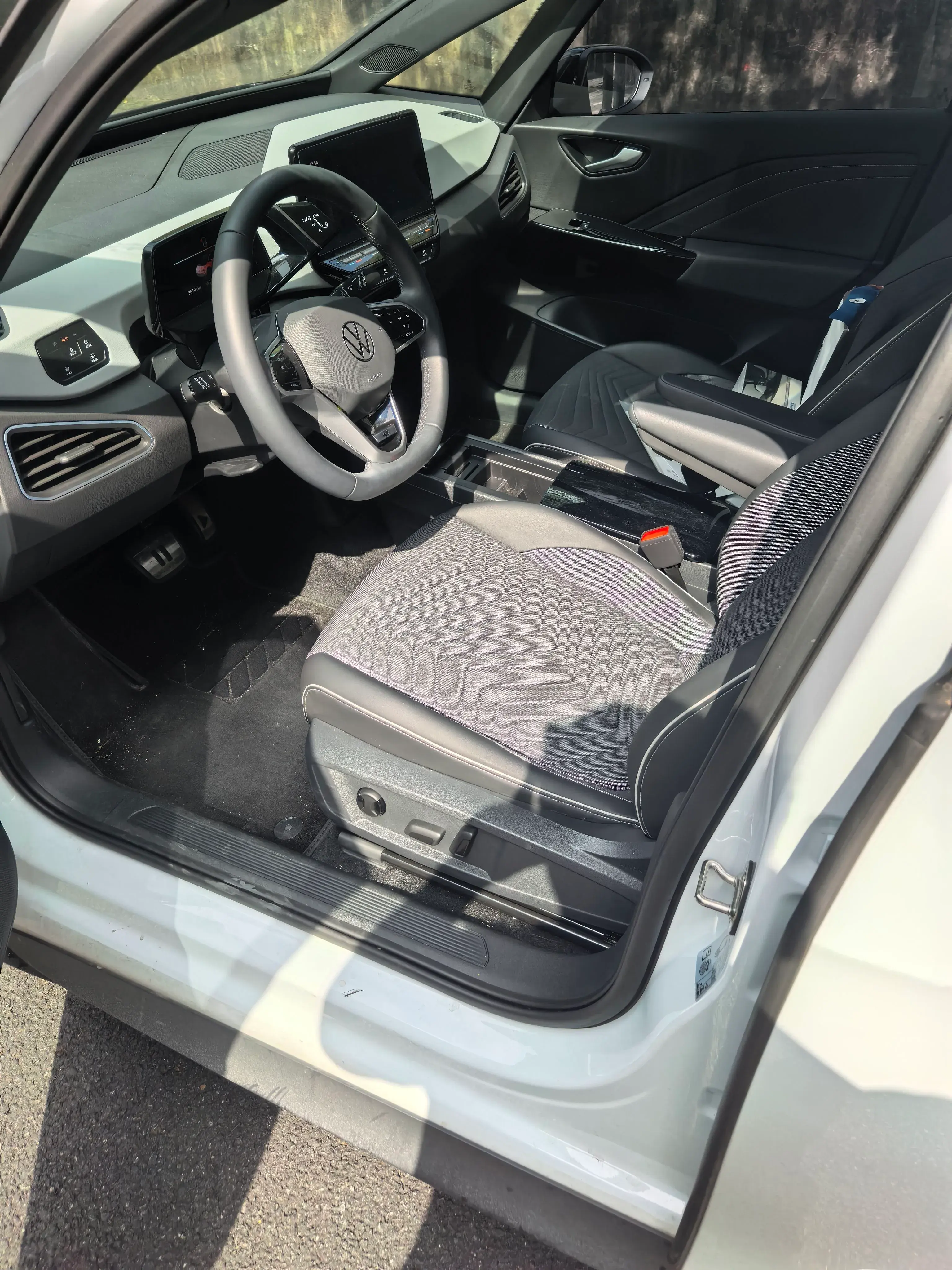 2023 VOLKSWAGEN ID.3 thumbnail 3