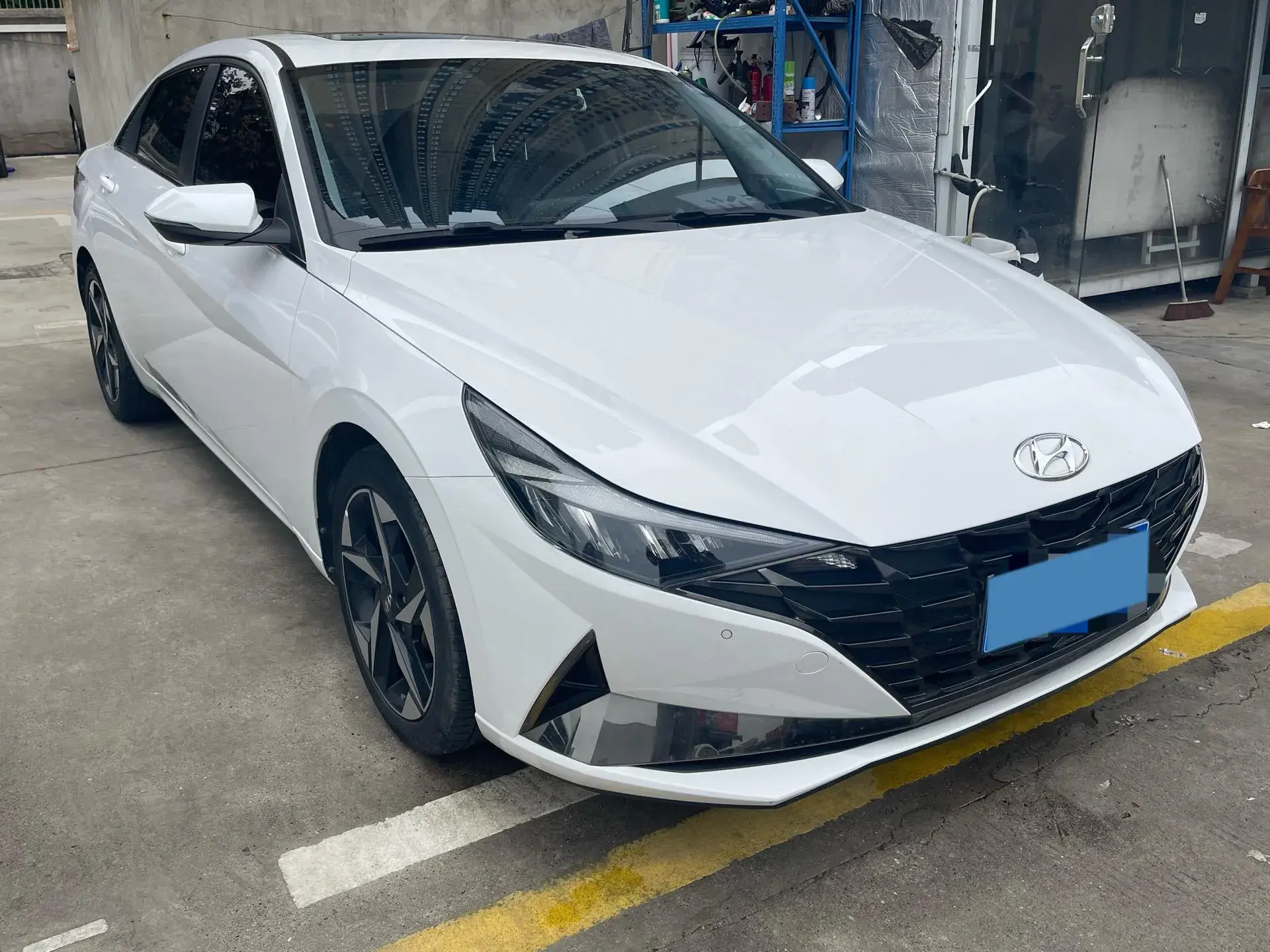 2021 HYUNDAI ELANTRA thumbnail 3