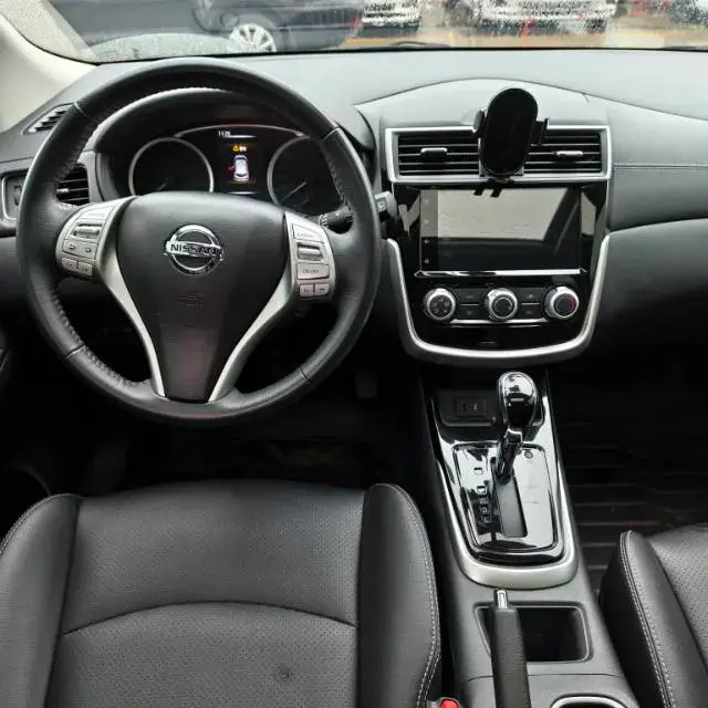 2021 NISSAN TIIDA thumbnail 4