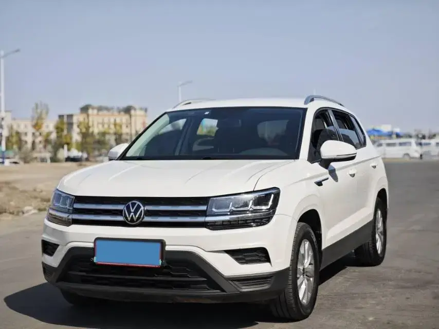 2021 VOLKSWAGEN THARU view 1
